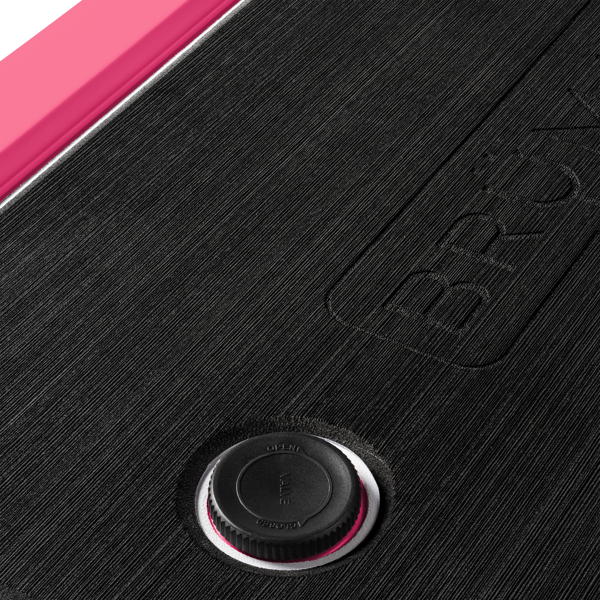 brutank-t8 brutank-55qt-neonpink-vent.png